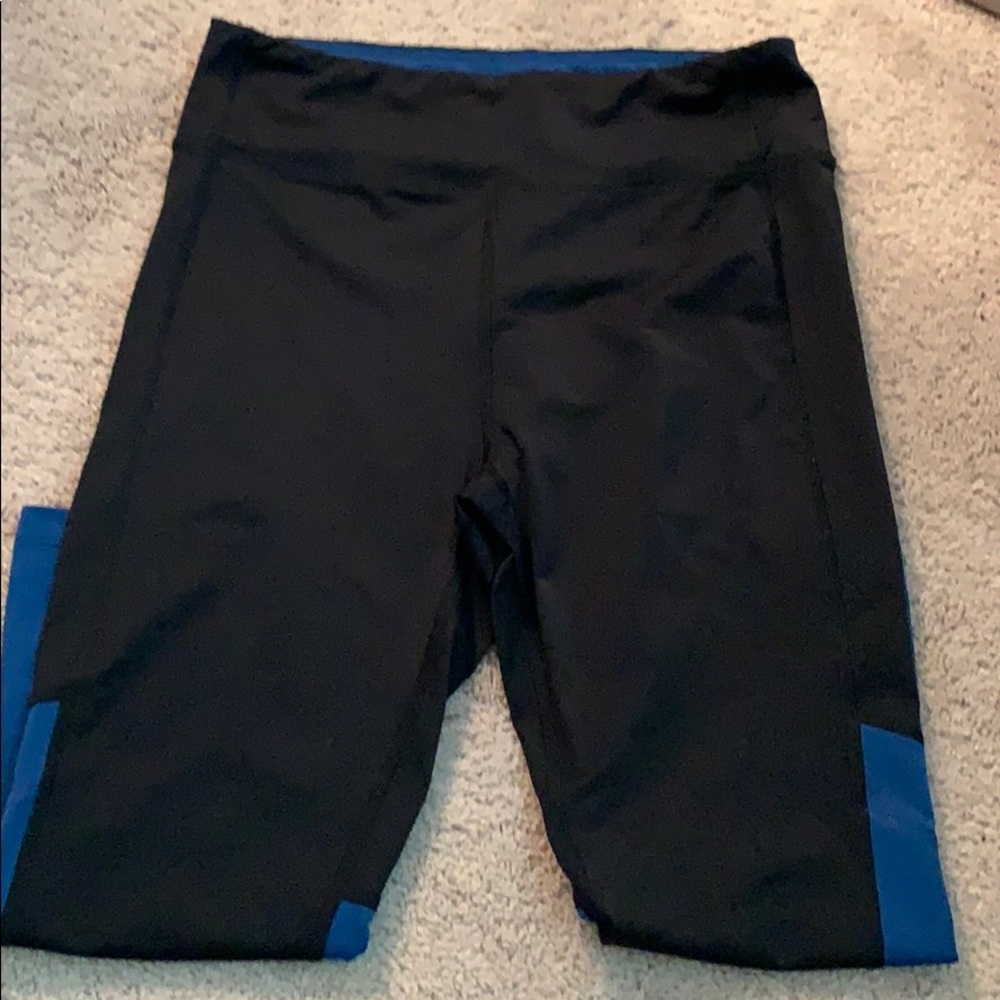 Women’s Under Armour leggings - Picture 2 of 4